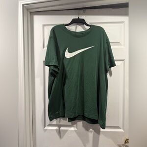 Nike Men's Forest Green Tee with White Swoosh. Size 3x